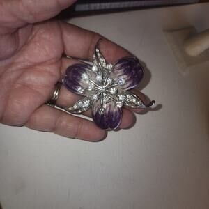 INCO VERITAS PURPLE FLOWER RHINESTONE ENAMELED BROOCH PIN